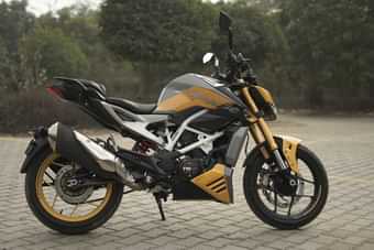 TVS Apache RTR 310 Right Side View TVS Apache RTR 310 Right Side View