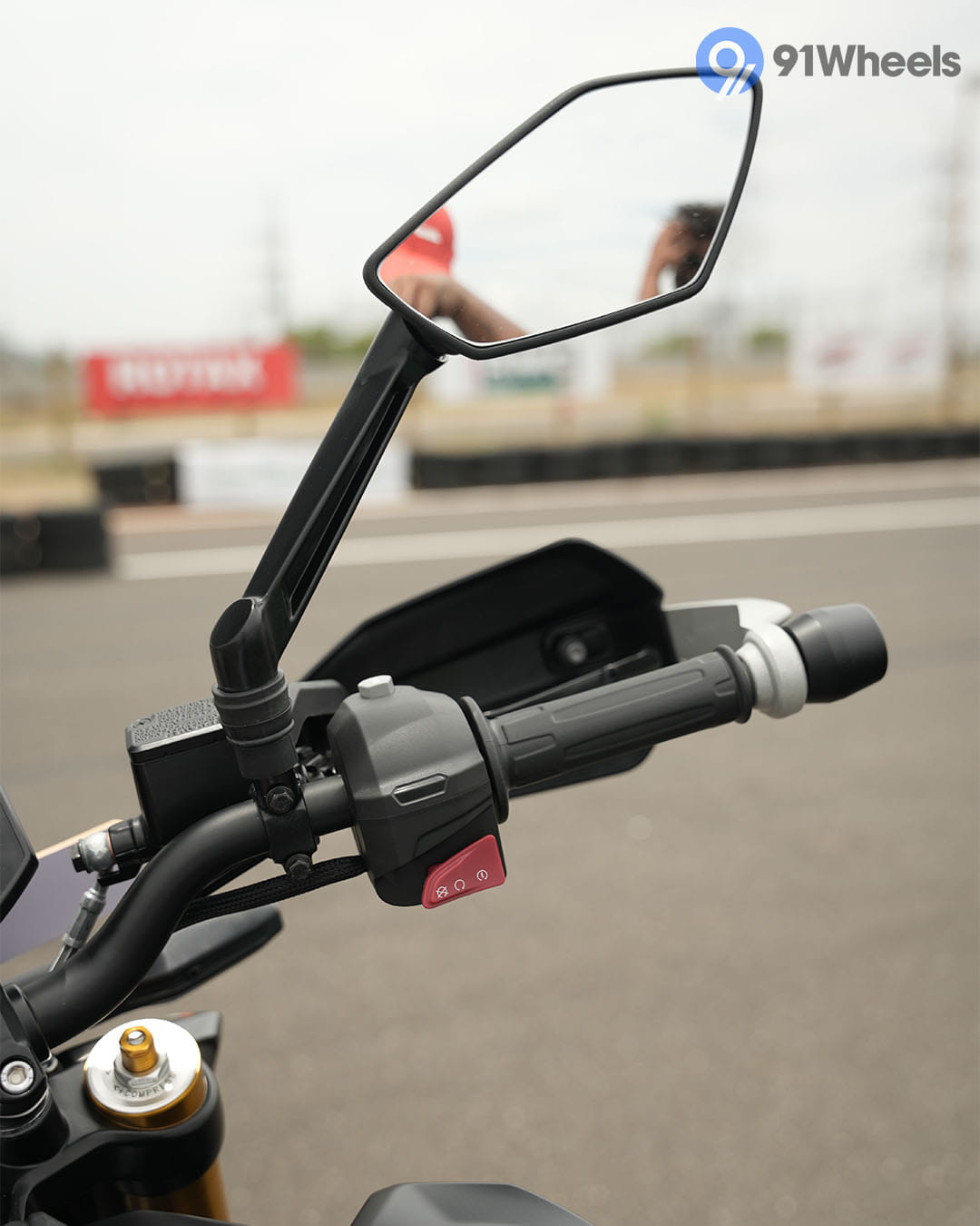 Handlebar & Console Area - 7