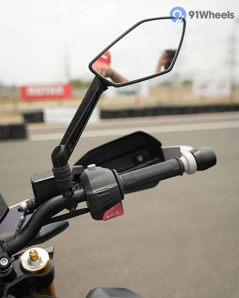 Handlebar & Console Area - 5