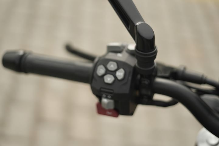 TVS Apache RTR 310 Left Side Handelbar Grip
