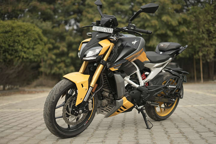 TVS Apache RTR 310 Left Front Three Quarter