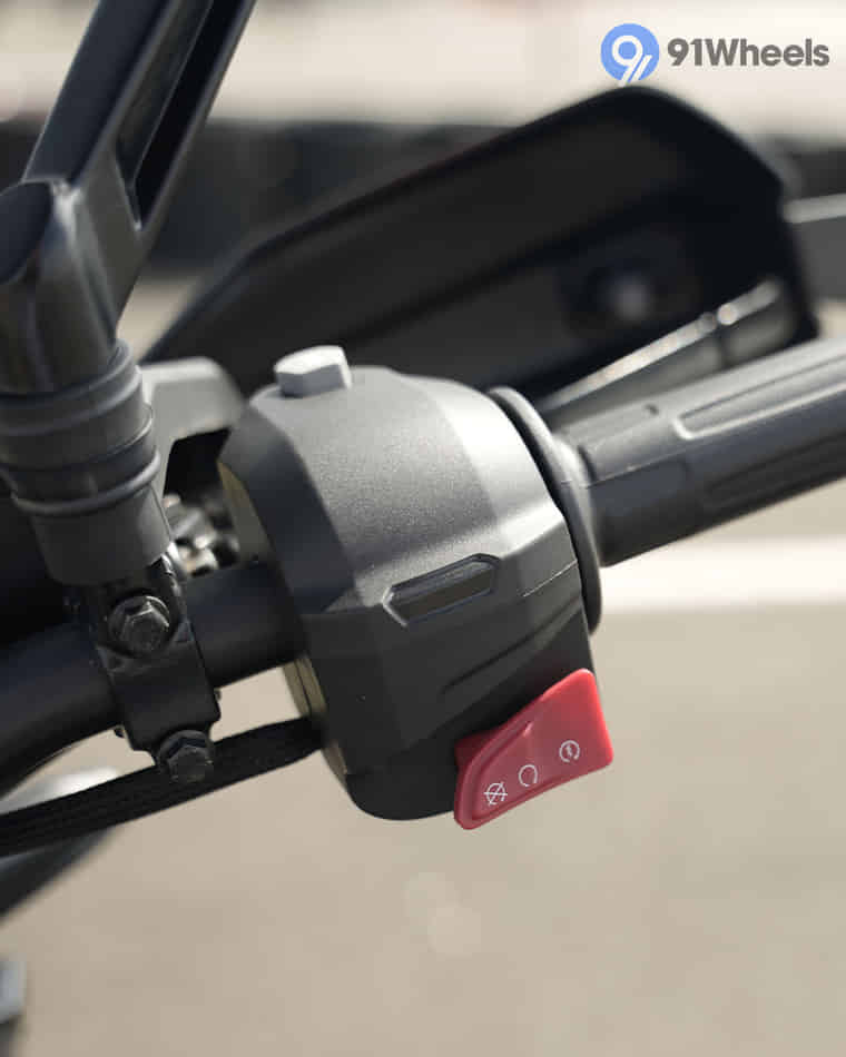 Handlebar & Console Area - 4