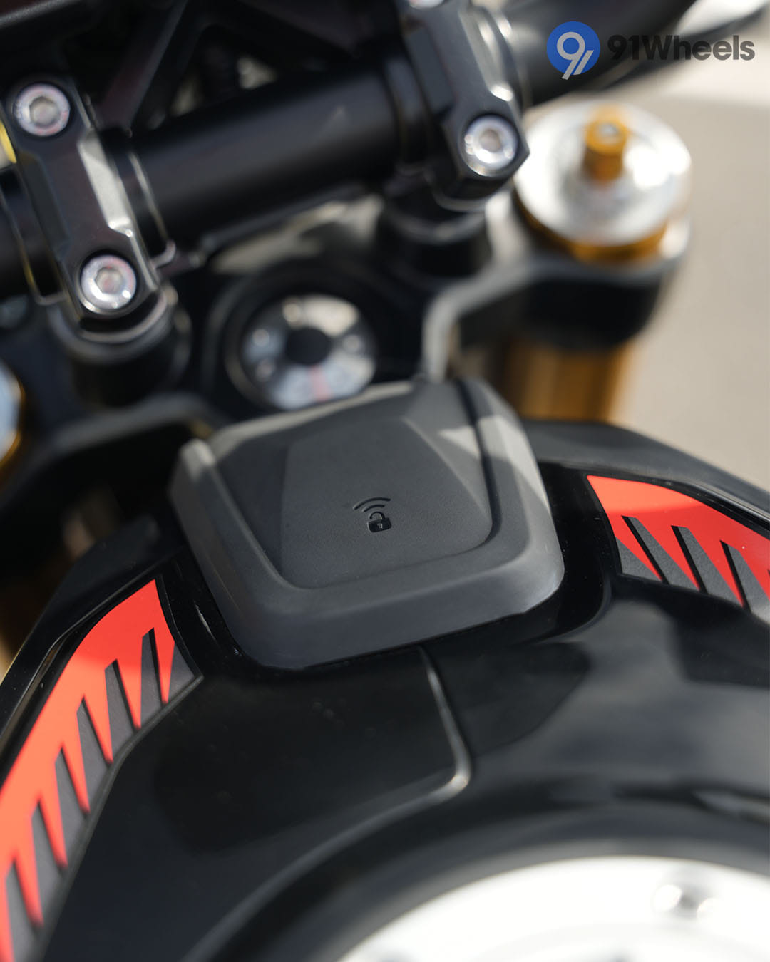 Handlebar & Console Area - 8