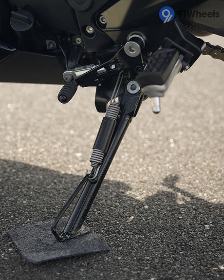 Apache RTR 310 Side stand