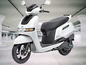 tvs iqube on road price