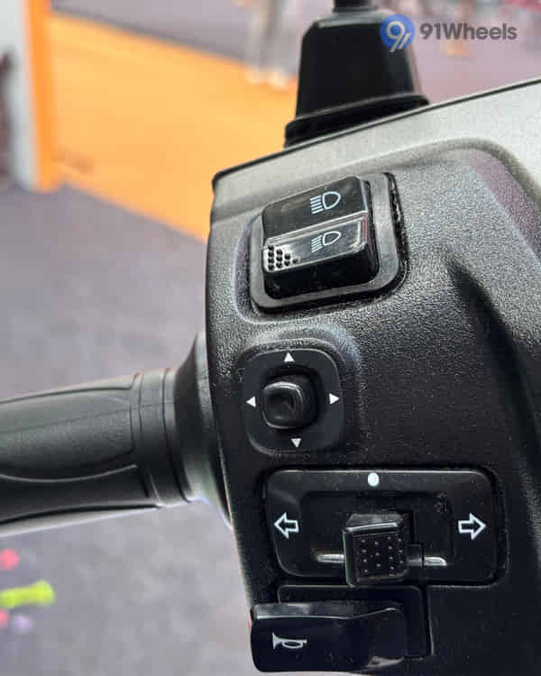 iQube Electric image