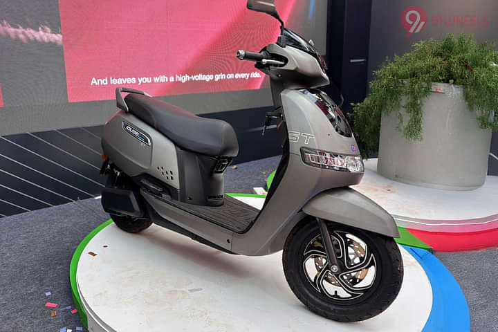 TVS iQube Electric Right Front Three Quarter