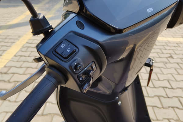 TVS iQube Electric Left Side Handelbar Grip