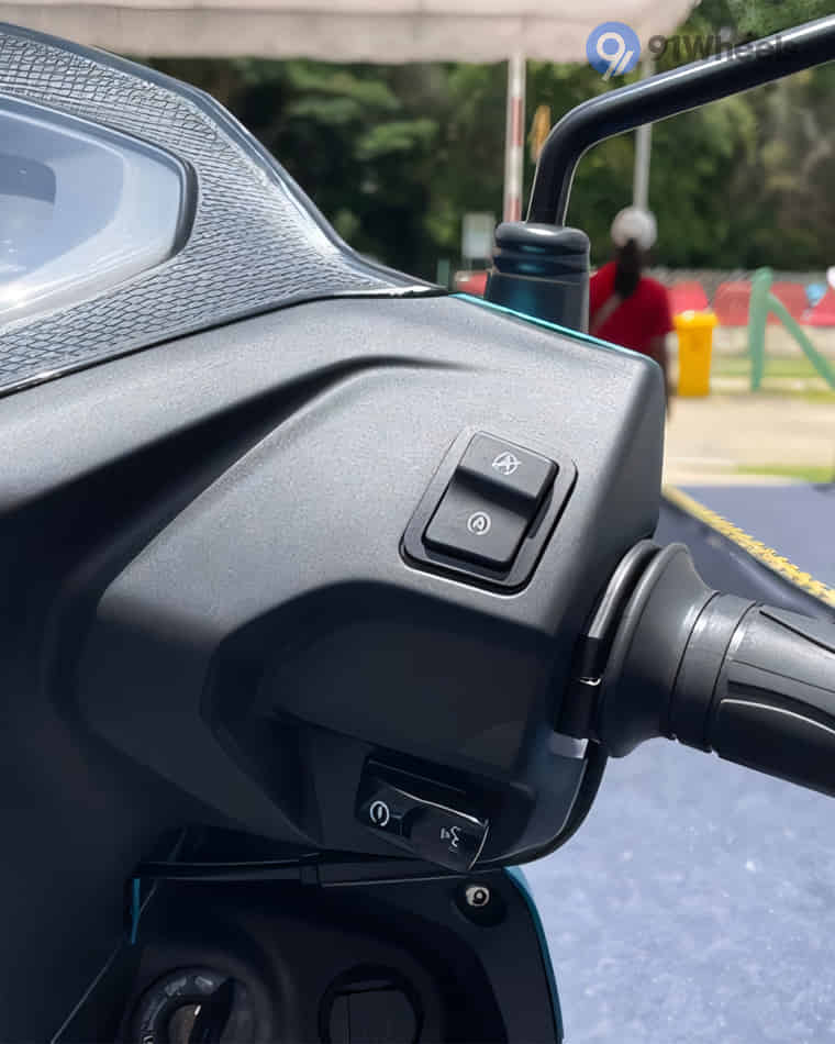 Handlebar & Console Area - 6