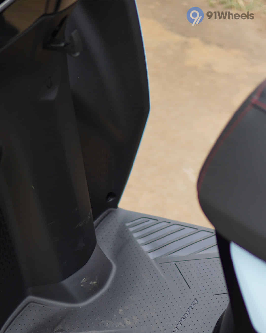 Front Inner Cover Front Inner Cover