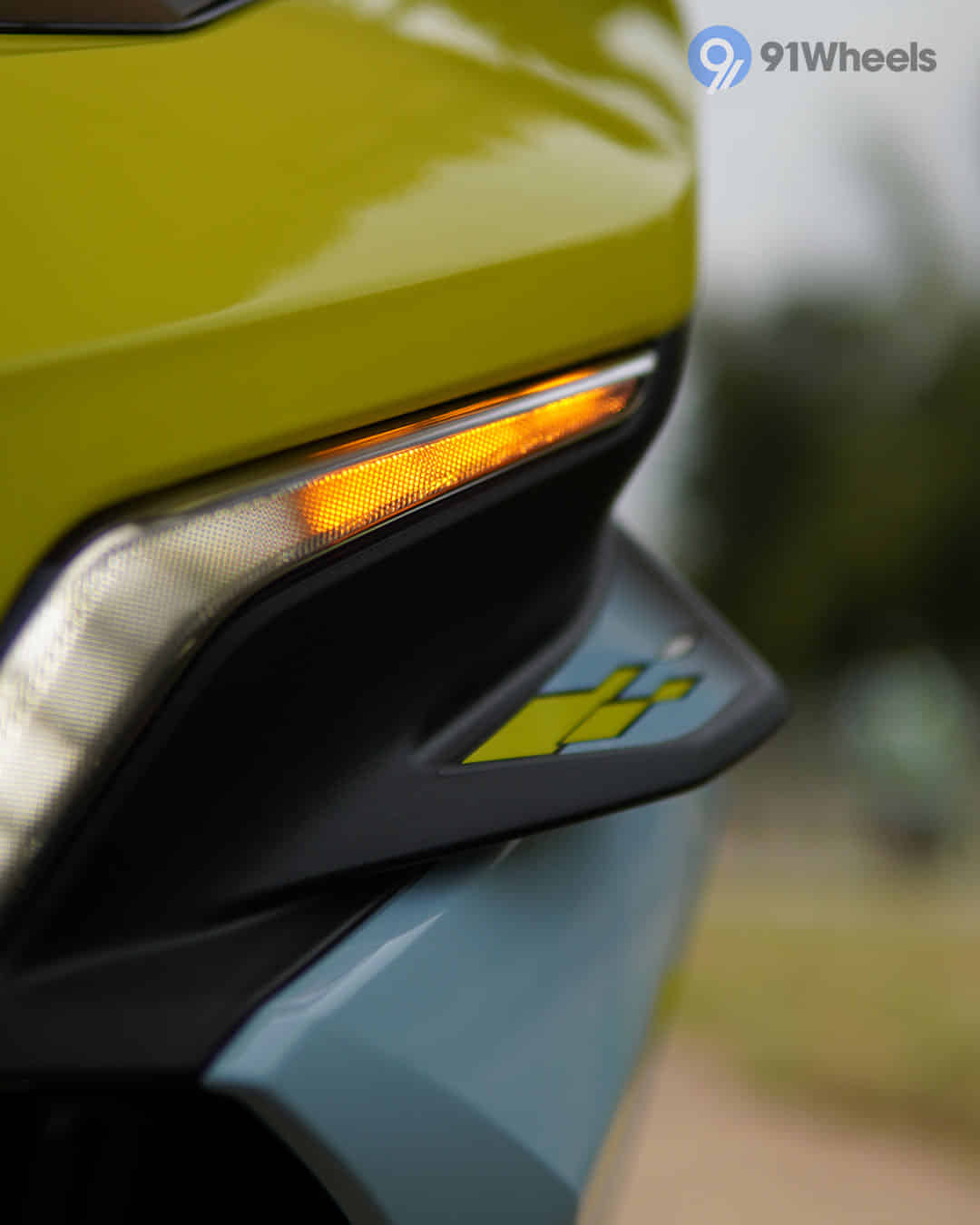 Front Turn Indicators Front Turn Indicators