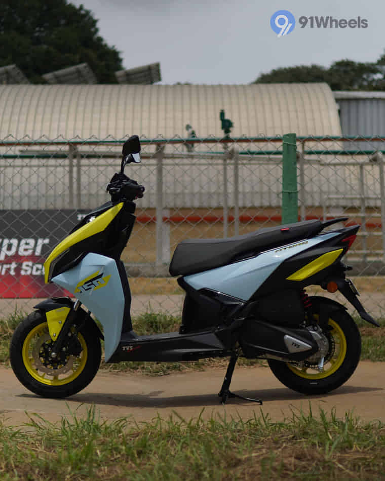 360° View Shots - 17 360° View Shots - 17