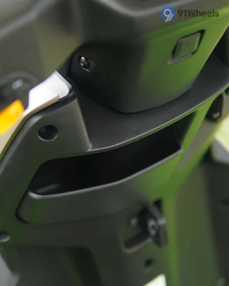 Seat & Storage - 5 Seat & Storage - 5