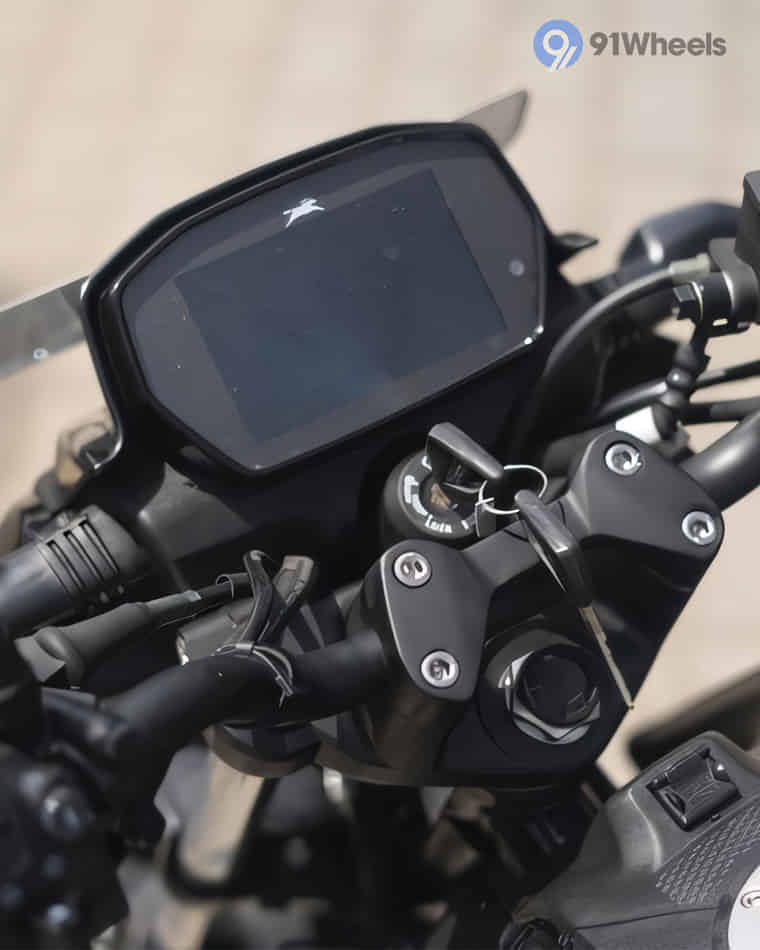 Handlebar & Console Area - 1