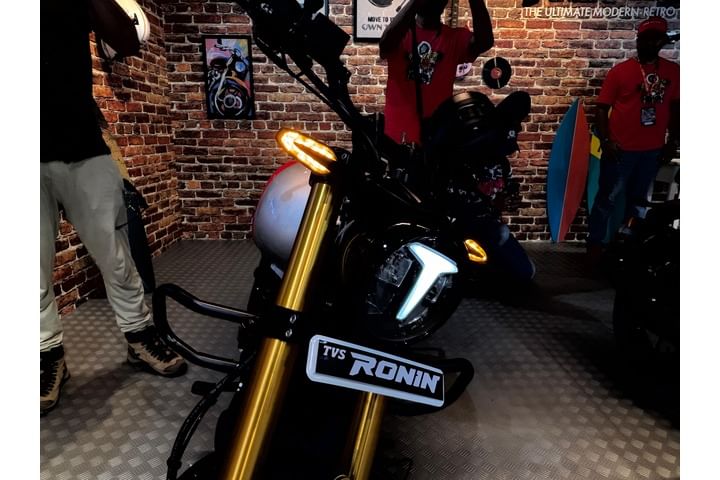 TVS Ronin Front Turn Indicators