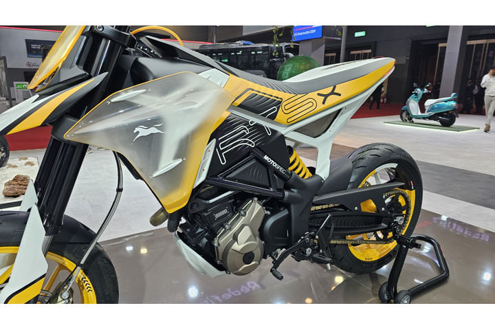 TVS RTX 300 Side Fairing