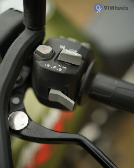 Apache RTX 300 Multifunction Switchgear Right