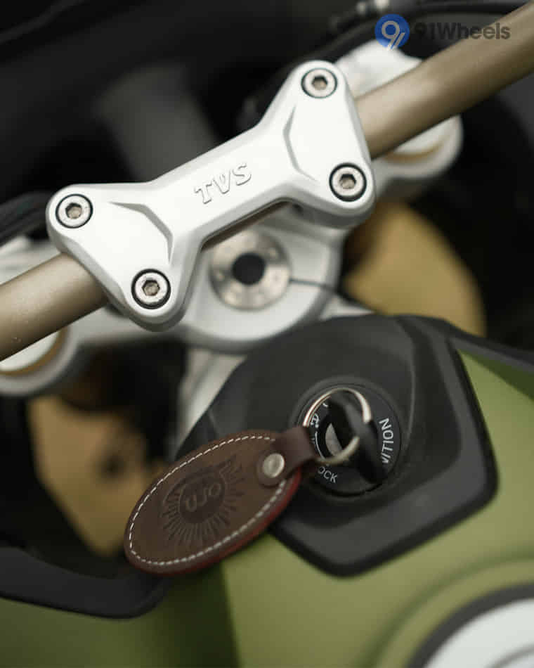 Handlebar & Console Area - 4