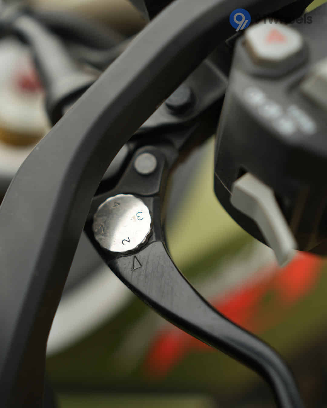 Apache RTX 300 image