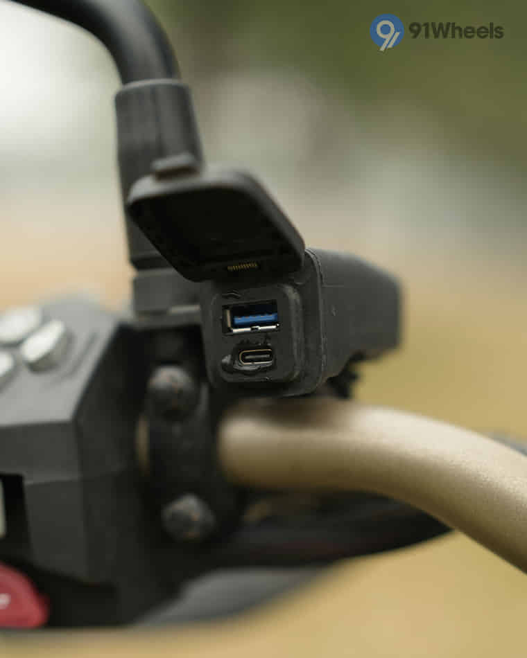 Handlebar & Console Area - 5