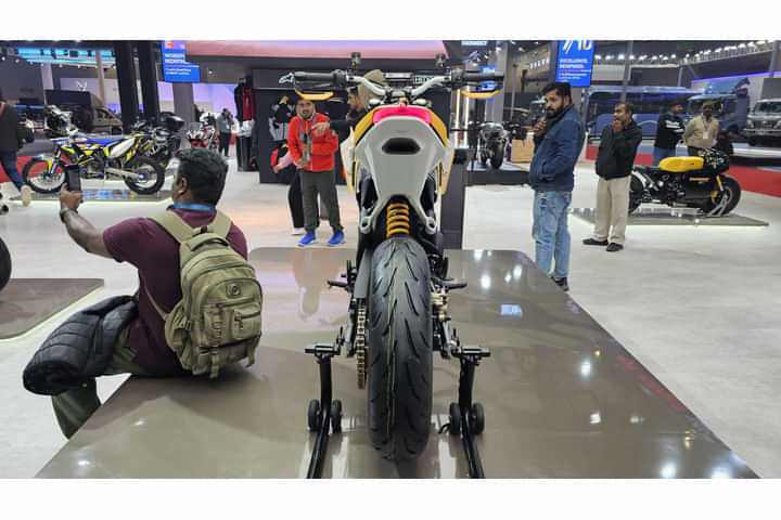 TVS Apache RTX 300 Rear View TVS Apache RTX 300 Rear View