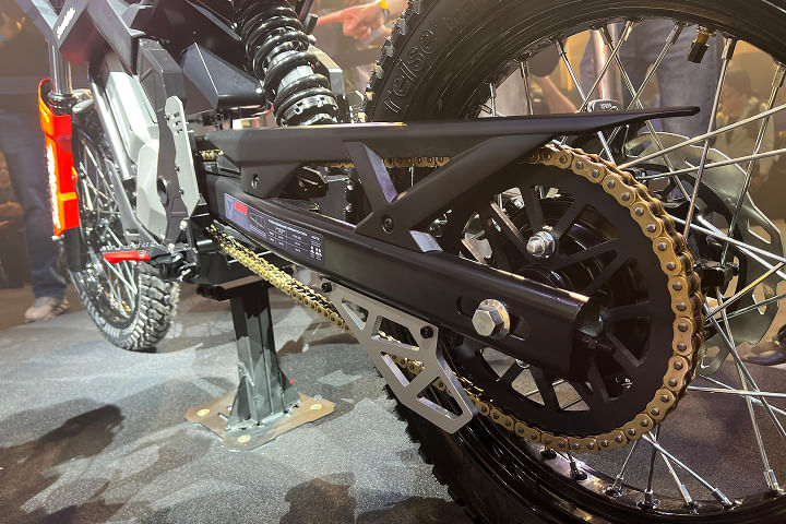 Ultraviolette Shockwave Chain Cover