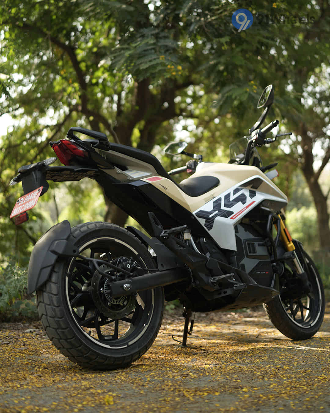 Right Rear Three Quarter