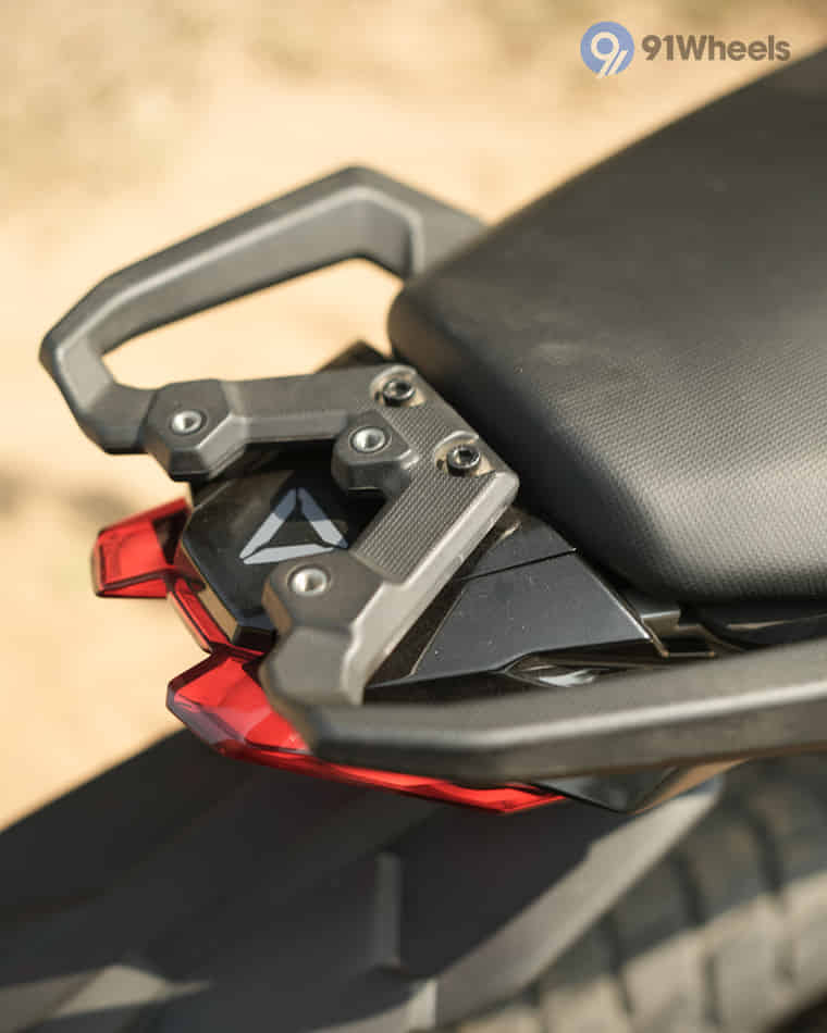 Seats & Comfort - 10