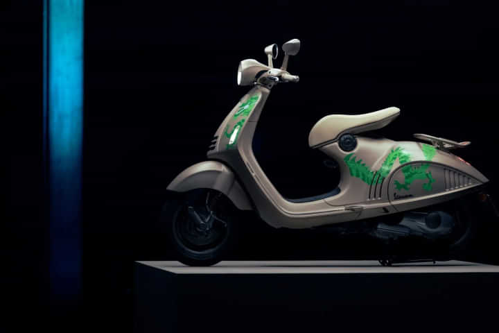 Vespa 946 Dragon Edition Left Side View