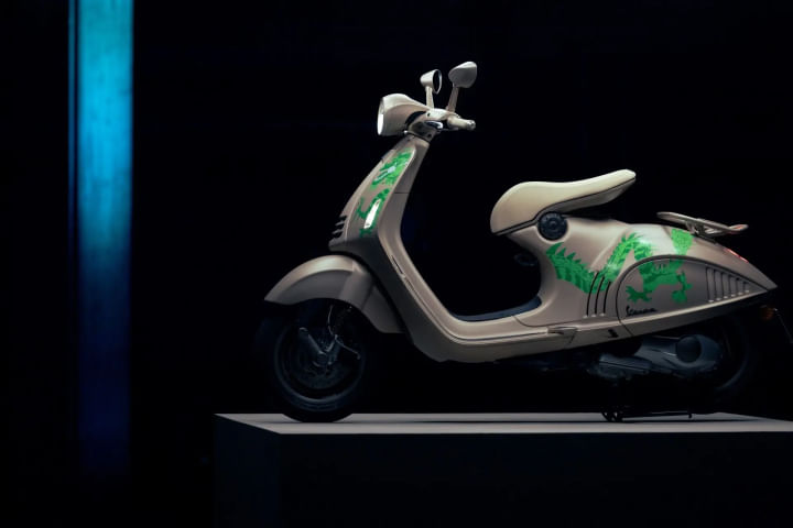 Vespa 946 Dragon Edition Left Side View