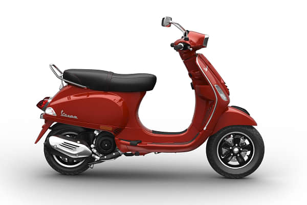 Vespa SXL 125 Right Side View