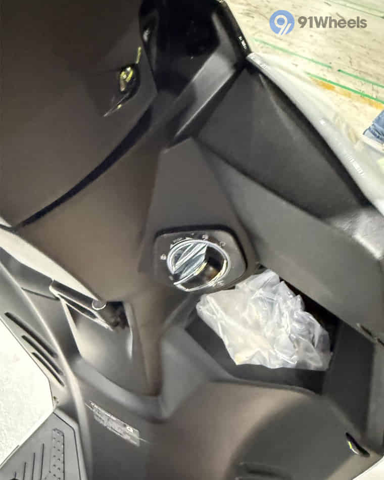 Handlebar & Console Area - 3