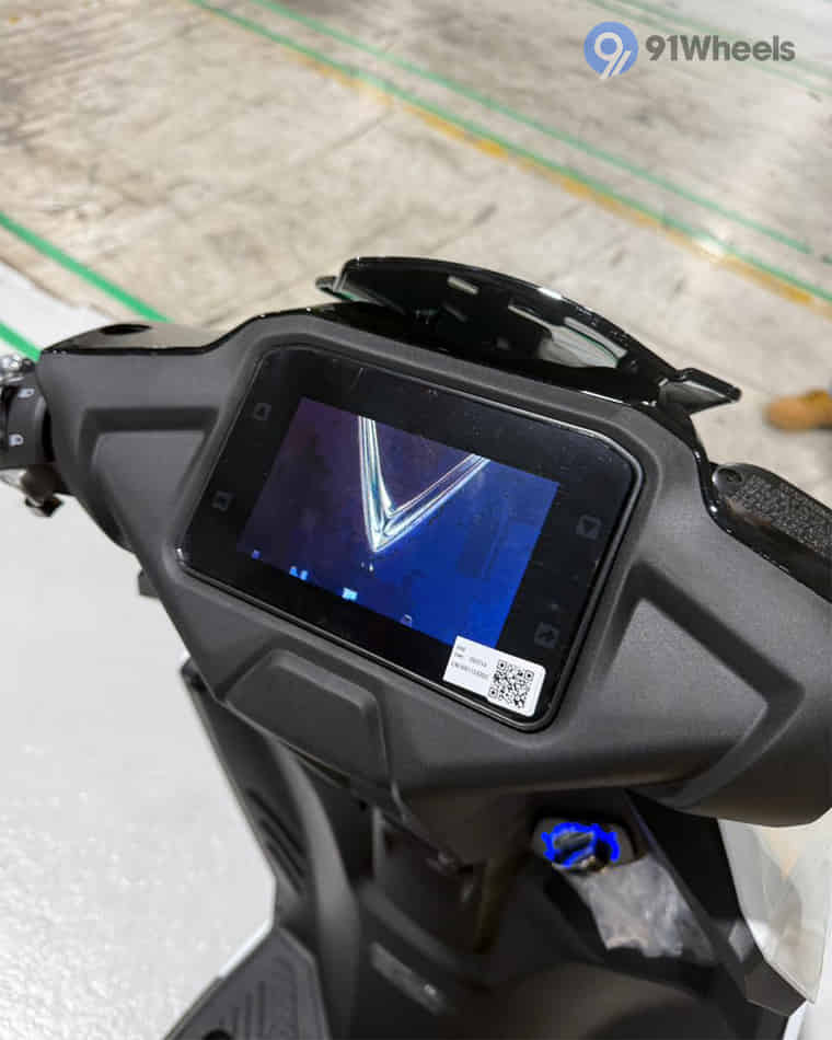 Handlebar & Console Area - 1