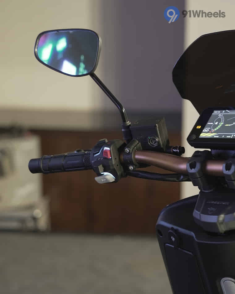 Handlebar & Console Area - 5 Handlebar & Console Area - 5