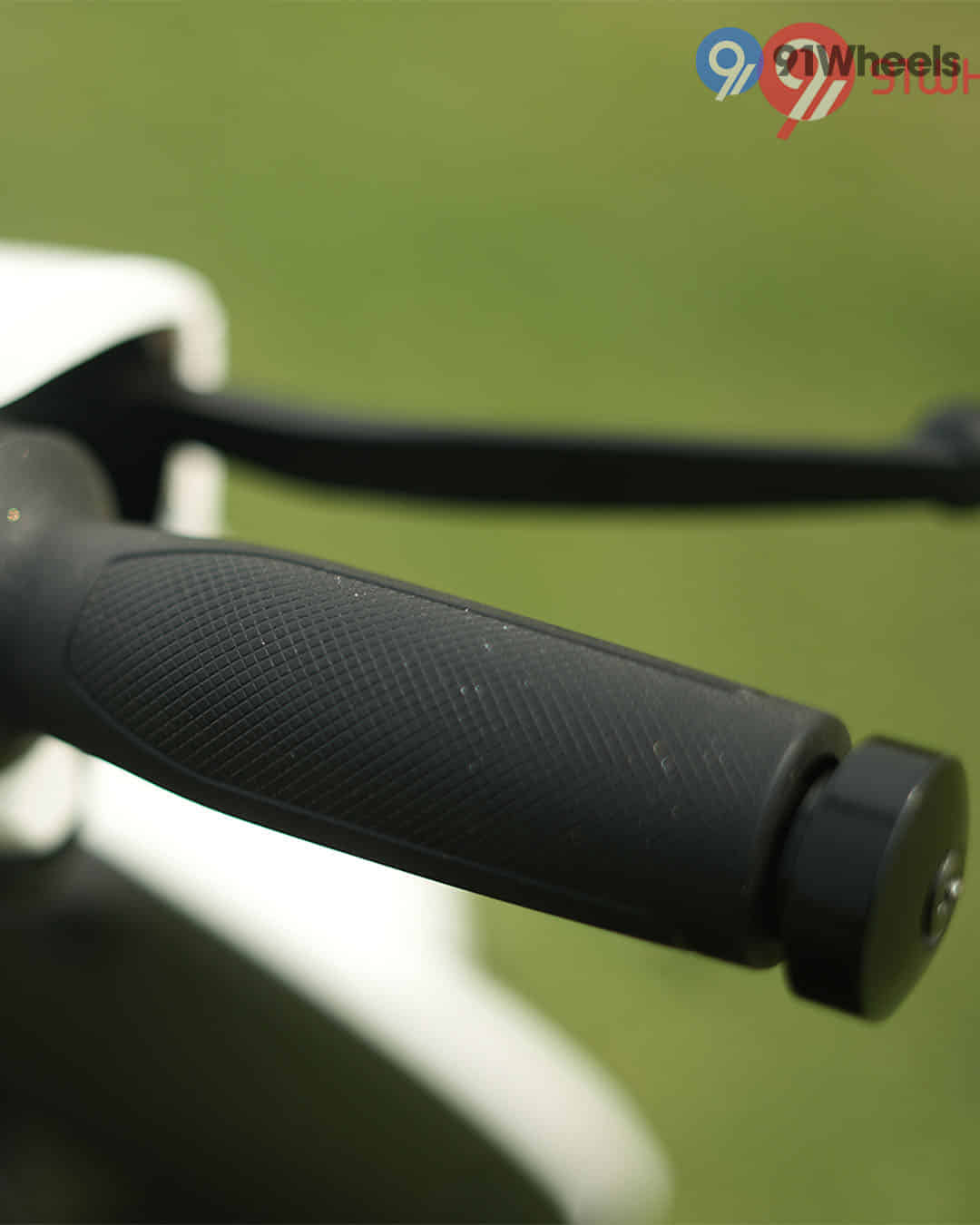 Right Side Handelbar Throttle Grip