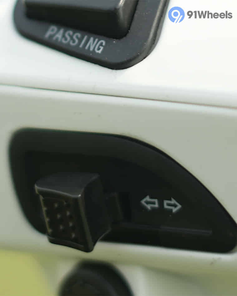 Handlebar & Console Area - 2