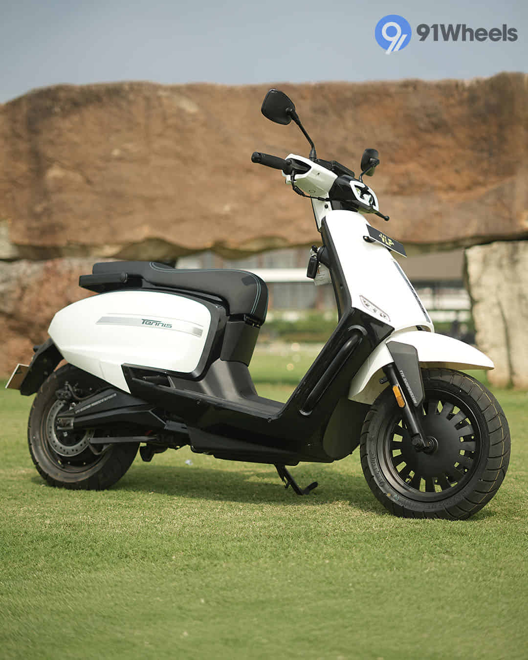 A neo-retro approach with a strong Italian vibe. Design 2