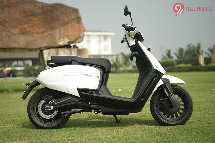 VLF Tennis Right Side View VLF Tennis Right Side View