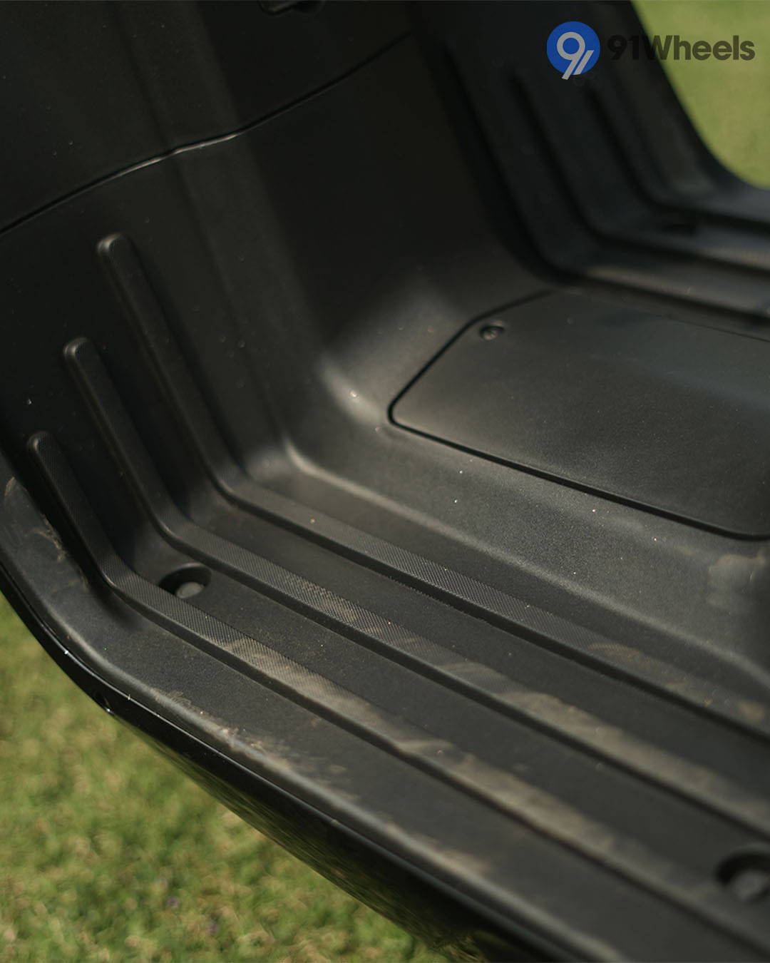 Stands & Utility - 1