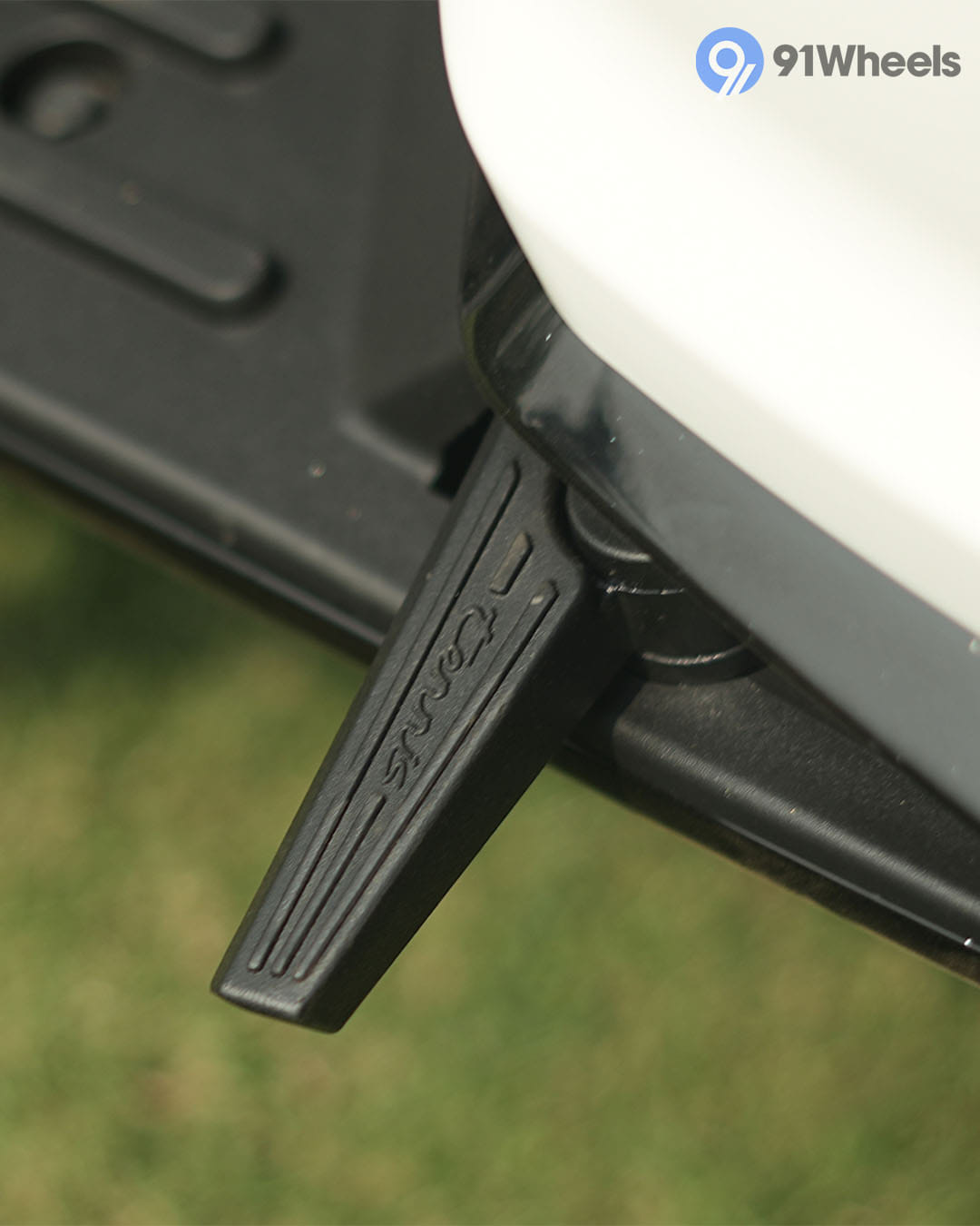 Stands & Utility - 4