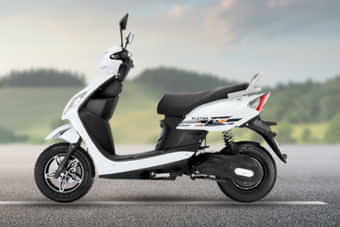 Wroley E-Scooter Platina Left Side View Wroley E-Scooter Platina Left Side View