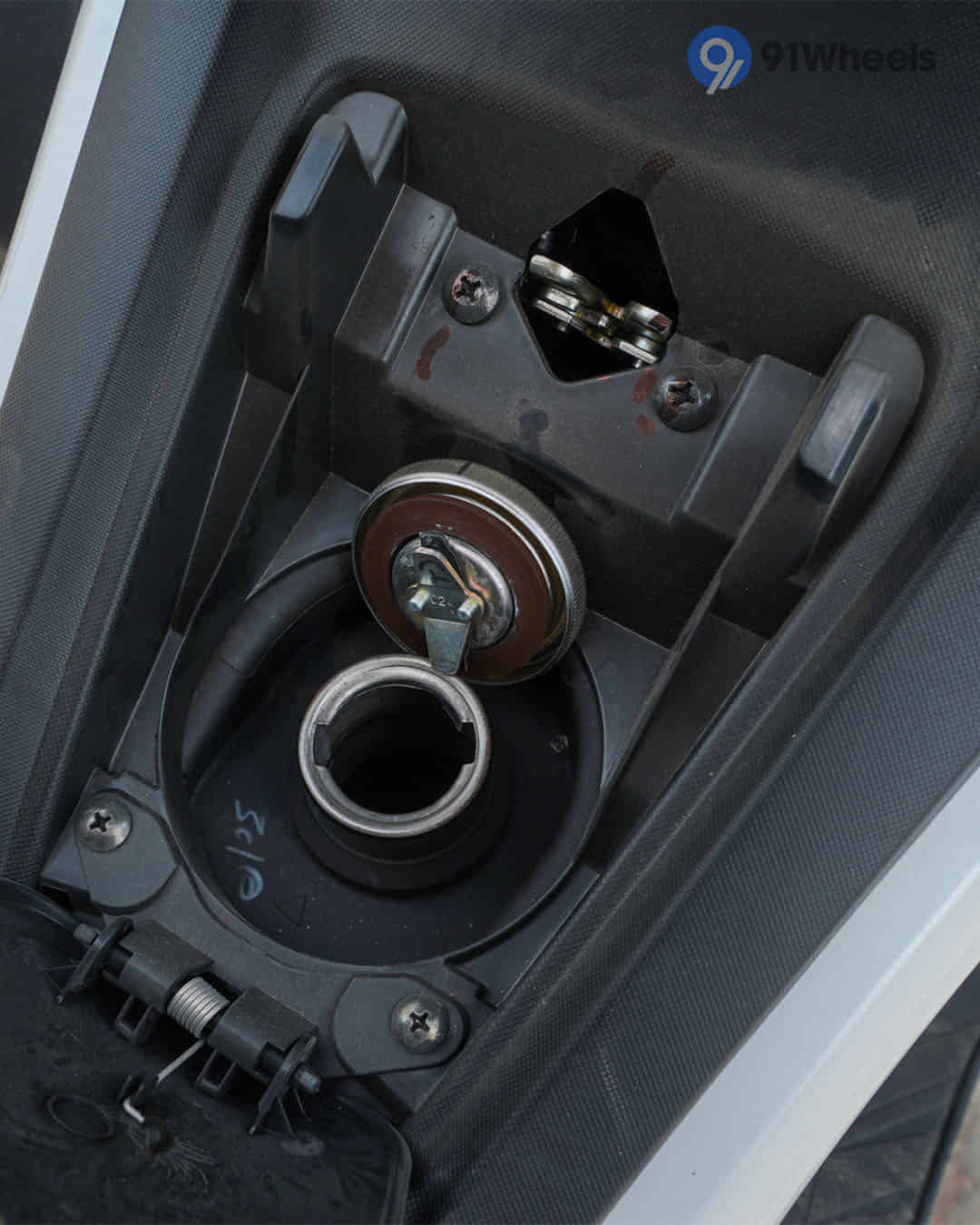 Open Fuel Lid Open Fuel Lid