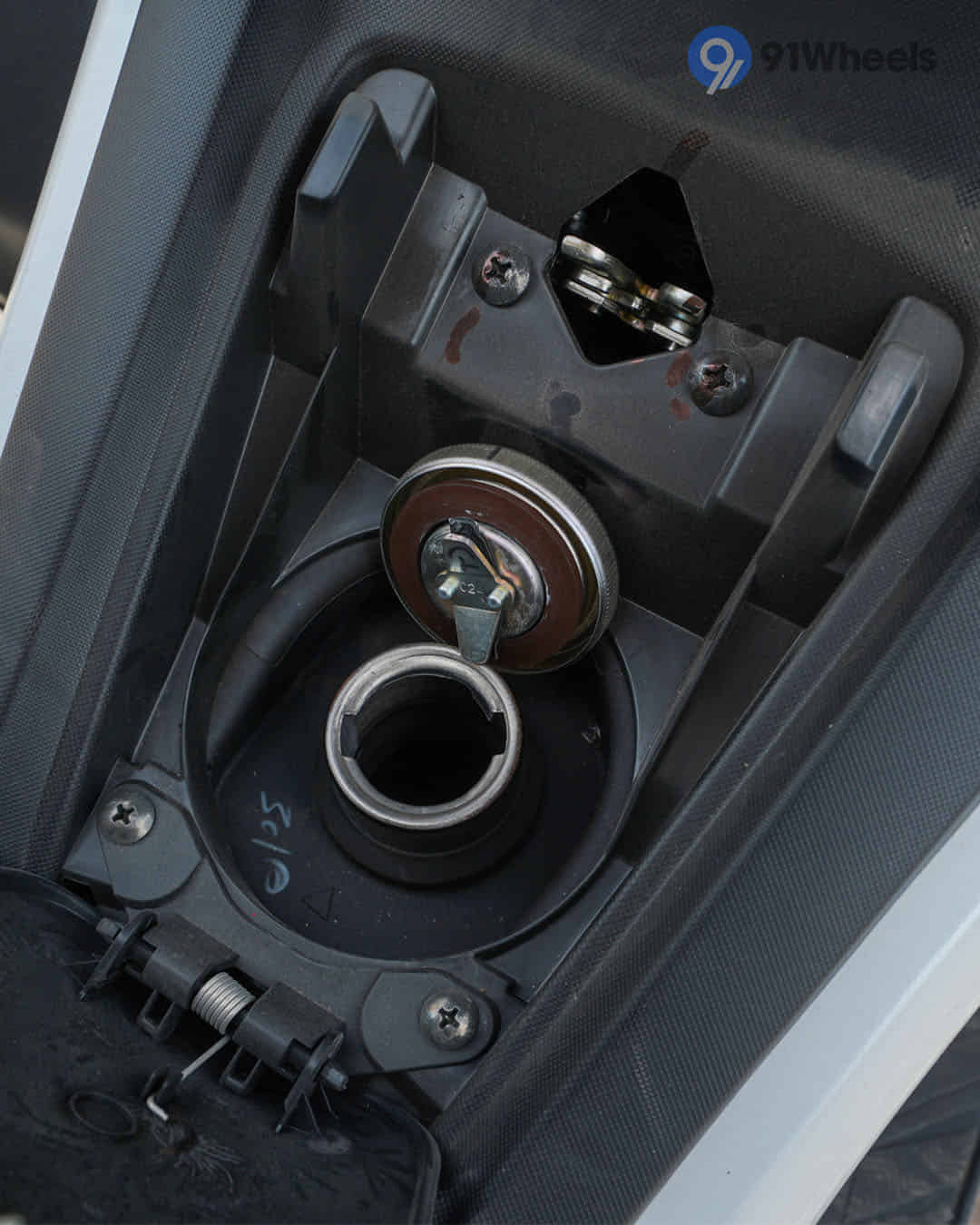 Open Fuel Lid Open Fuel Lid