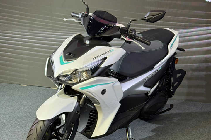 Yamaha Aerox E Left Front Three Quarter