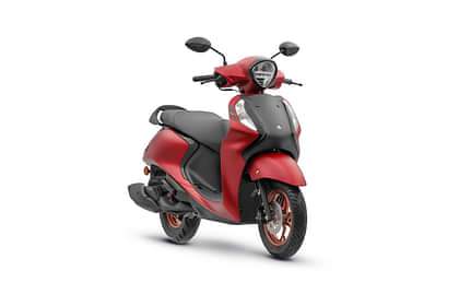 Yamaha Fascino 125 Fi Hybrid Right Front Three Quarter