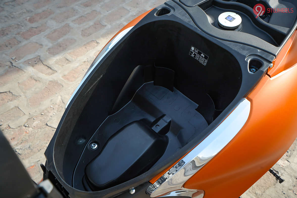 Yamaha Fascino 125 Fi Hybrid Underseat Storage