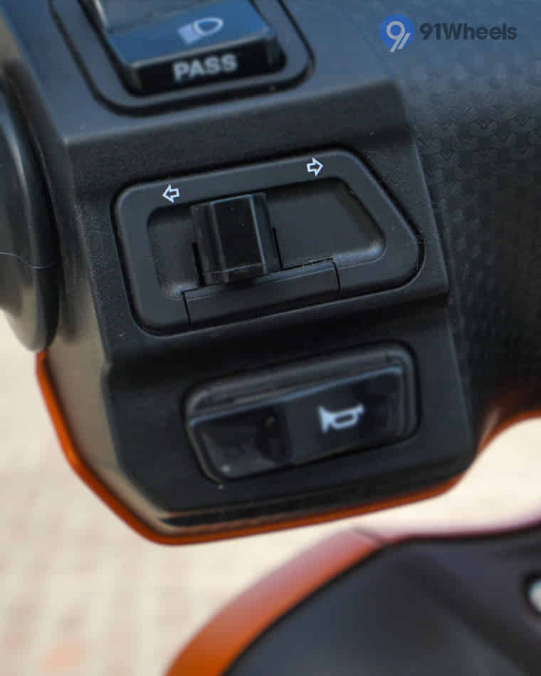 Handlebar & Console Area - 2