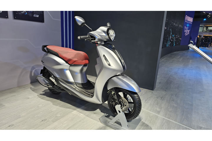 Yamaha Filano Right Front Three Quarter