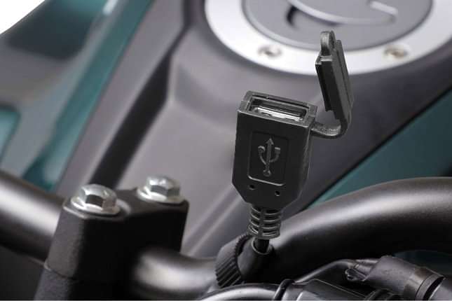 Yamaha FZ 25 USB Port