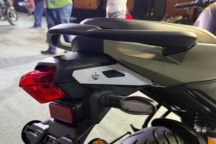 Yamaha FZ Rave Grab Rail